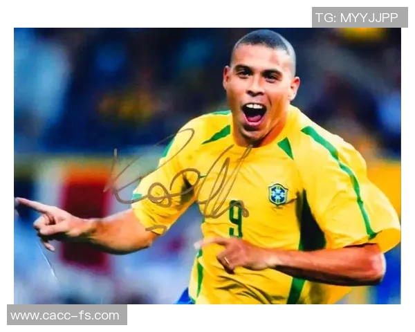 传奇防守员足球明星的辉煌历程与影响力分析